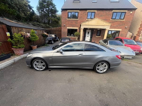 Used Mercedes-Benz E-Class 2009 for sale - 75299885: Photo 4