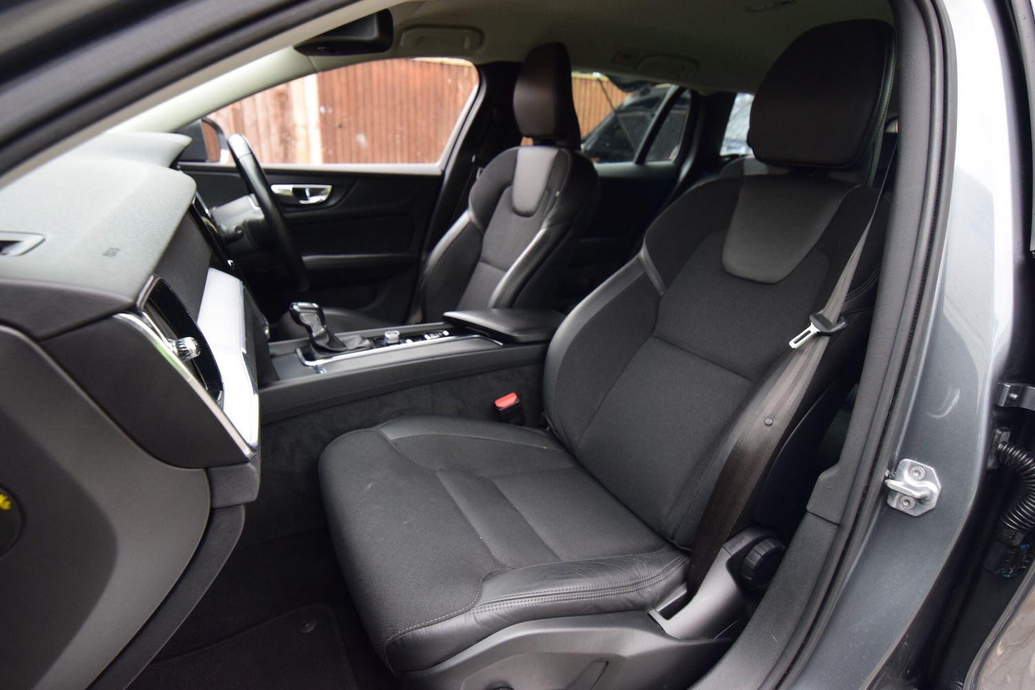 Used Volvo V60 2018 for sale - 76786740: Photo 16