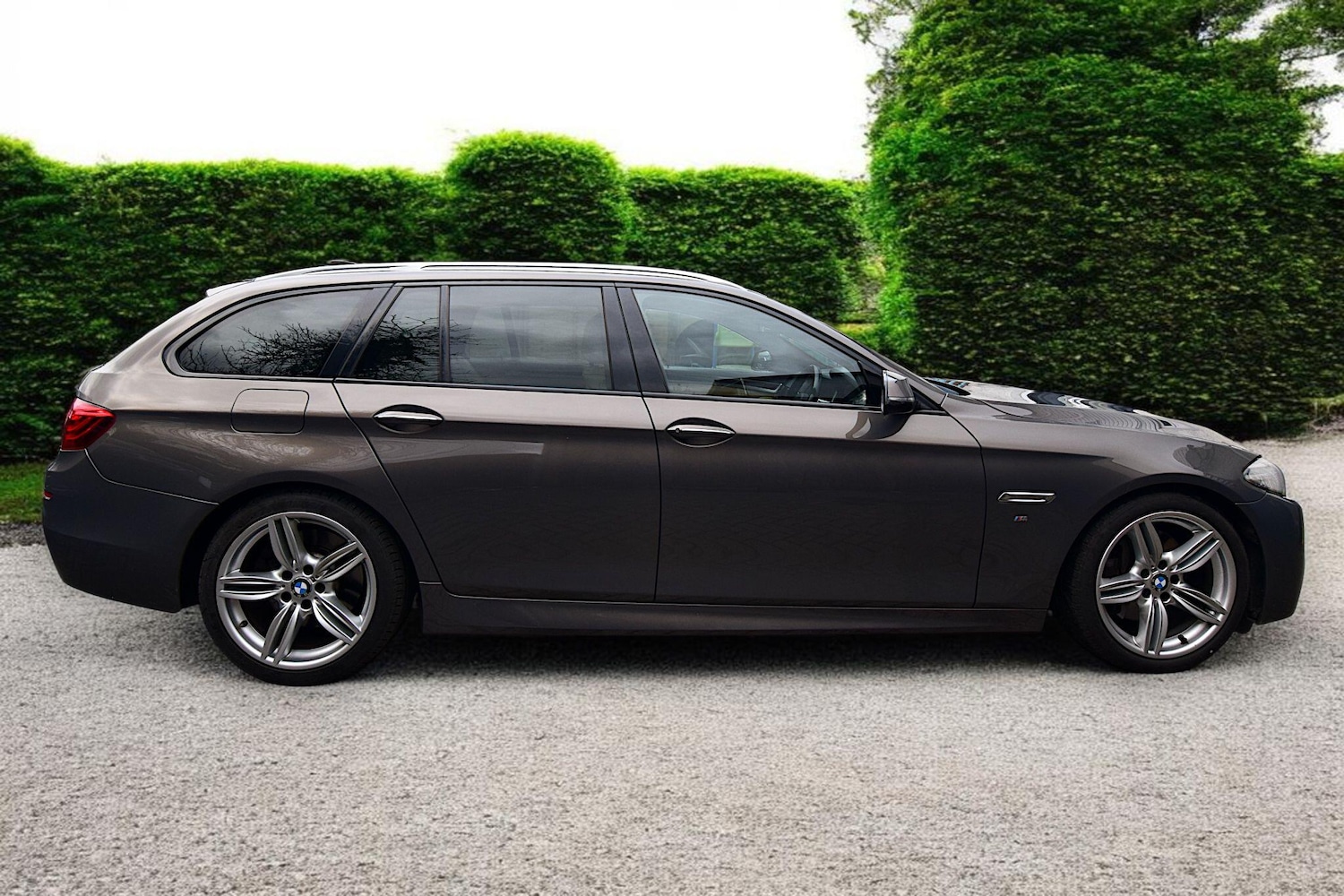 Used BMW 5 Series 2016 for sale - 77625936: Photo 2