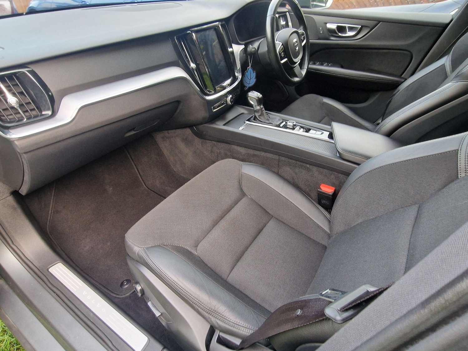 Used Volvo V60 2018 for sale - 76722507: Photo 31