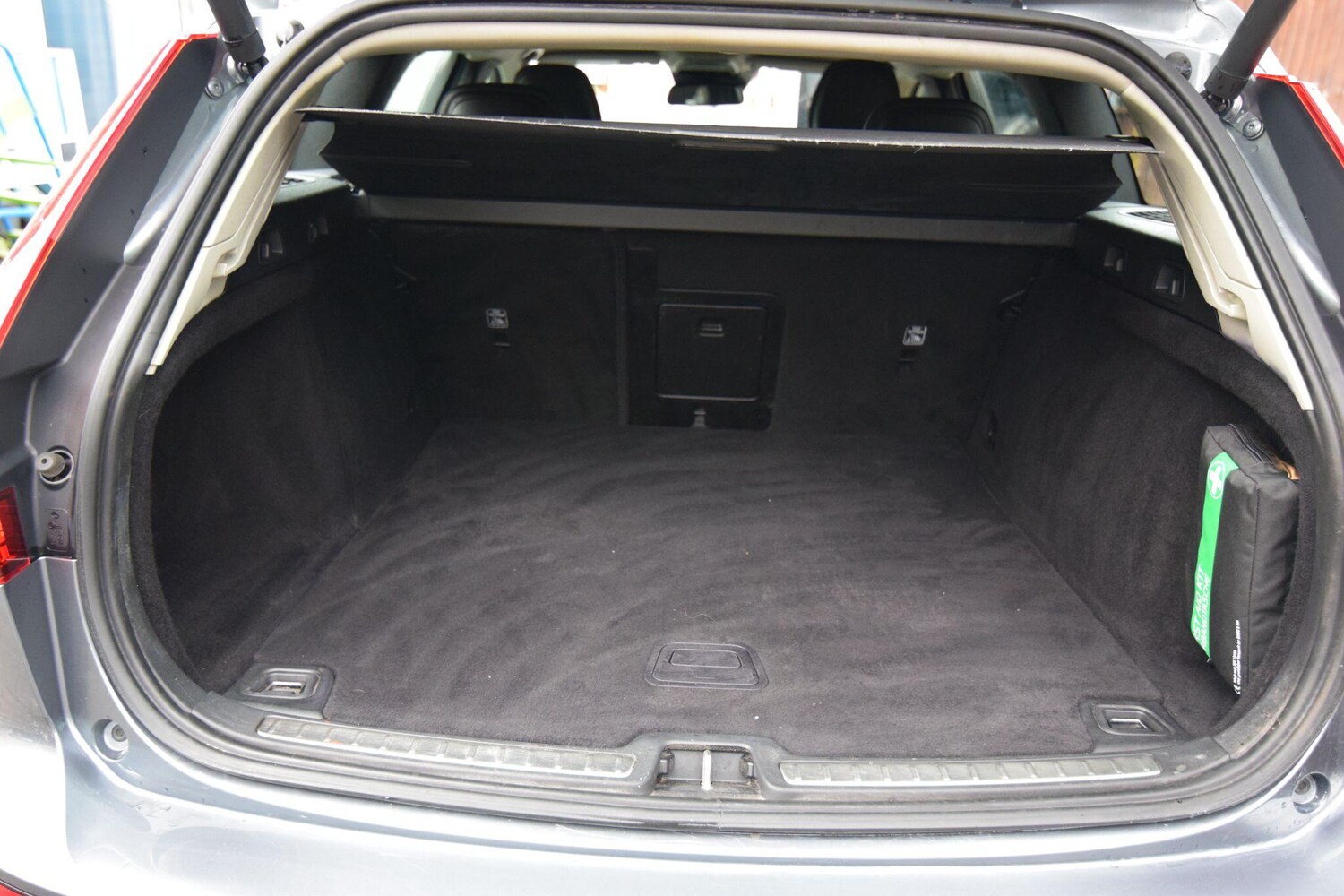 Used Volvo V60 2018 for sale - 76722507: Photo 44