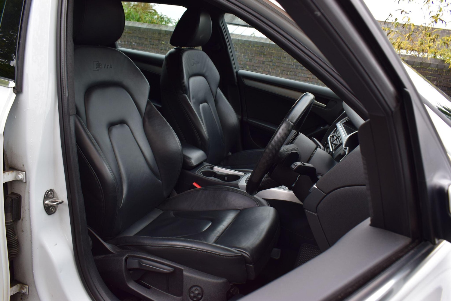 Used Audi A4 2015 for sale - 77331183: Photo 15