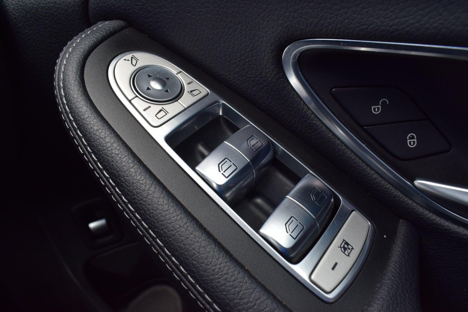 Used Mercedes-Benz C Class 2015 for sale - 77559361: Photo 40