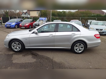 Used Mercedes-Benz E Class 2011 for sale - 79581675: Photo