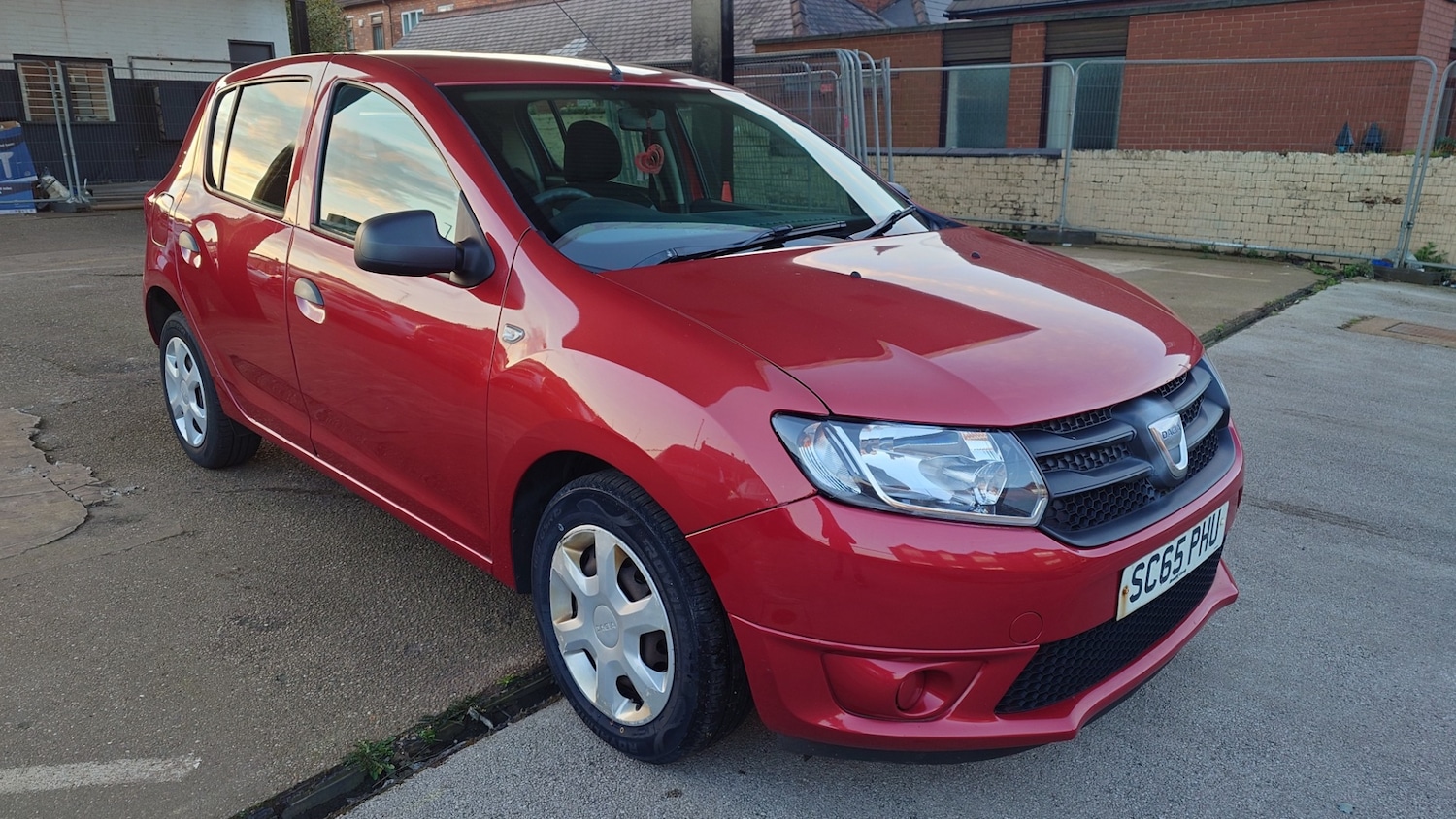 Used Dacia Sandero 2015 for sale - 77605272: Photo 2