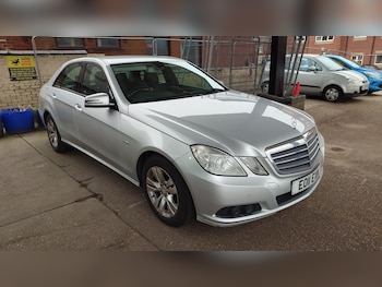 Used Mercedes-Benz E Class 2011 for sale - 76975395: Photo