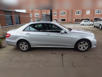 Used Mercedes-Benz E Class 2011 for sale - 76975395: Photo