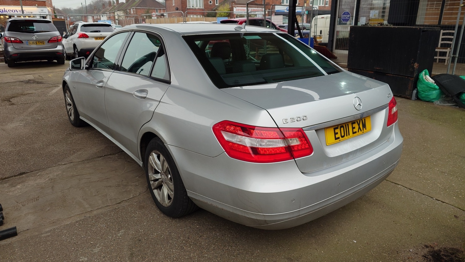 Used Mercedes-Benz E Class 2011 for sale - 76975395: Photo 5