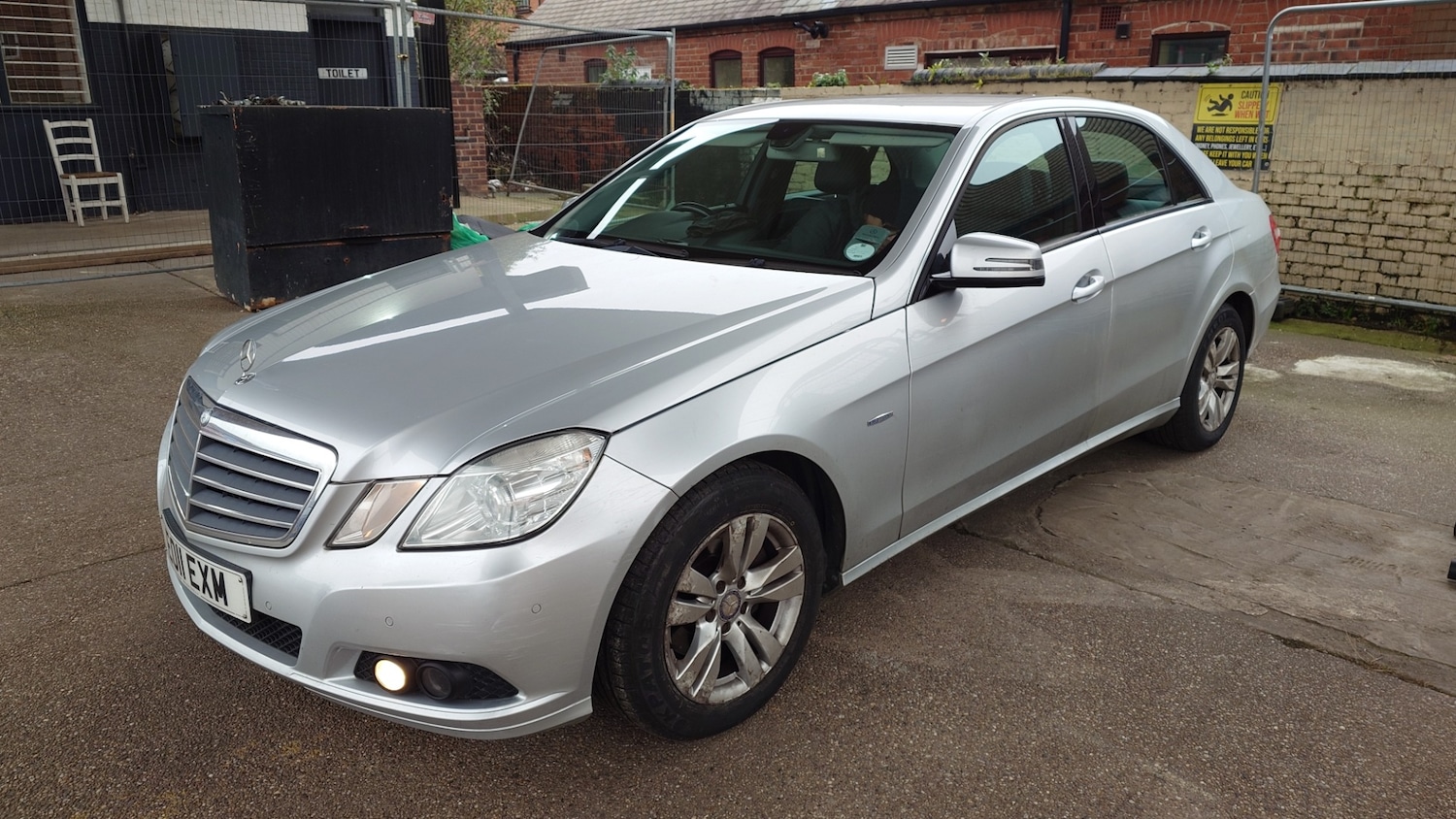 Used Mercedes-Benz E Class 2011 for sale - 76975395: Photo 6