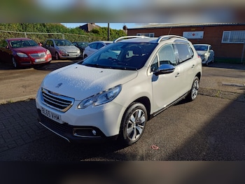 Used Peugeot 2008 2015 for sale - 79446910: Photo