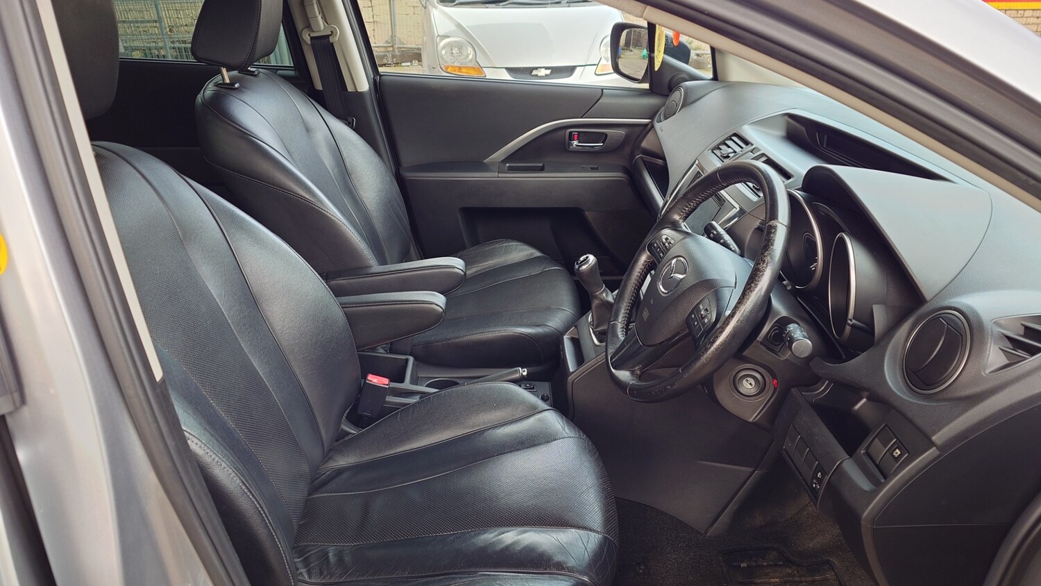 Used Mazda Mazda5 2015 for sale - 77324235: Photo 9