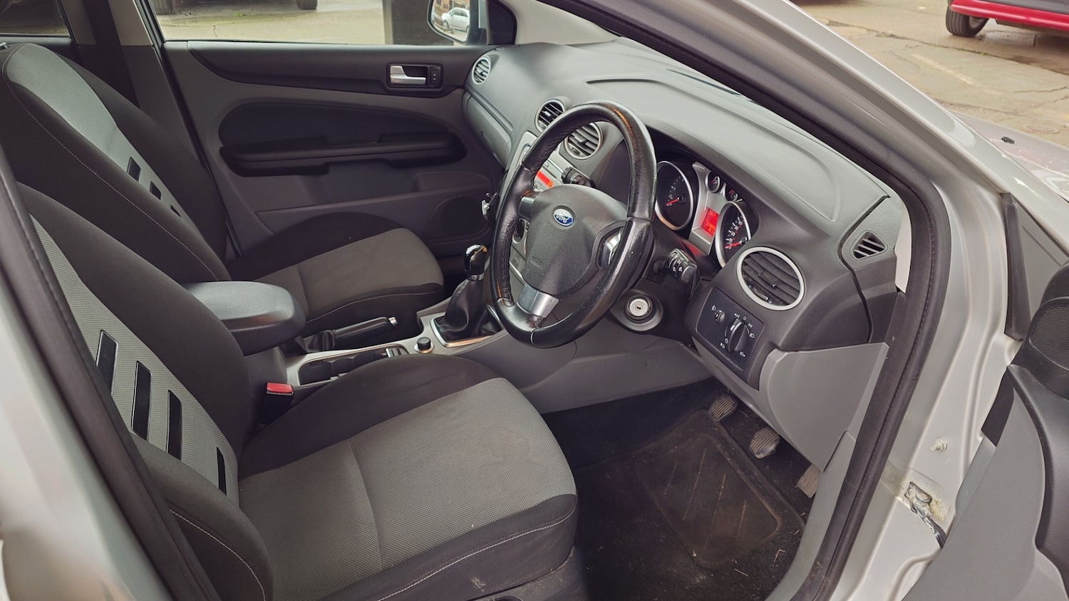 Used Ford Focus 2009 for sale - 77418642: Photo 8