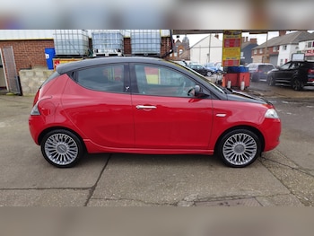 Used Chrysler Ypsilon 2012 for sale - 75987821: Photo