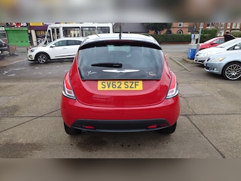 Used Chrysler Ypsilon 2012 for sale - 75987821: Photo