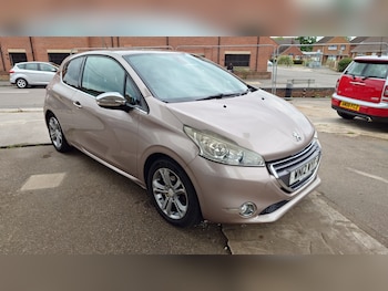 Used Peugeot 208 2012 for sale - 78422312: Photo