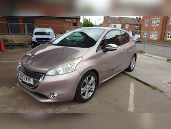 Used Peugeot 208 2012 for sale - 78422312: Photo