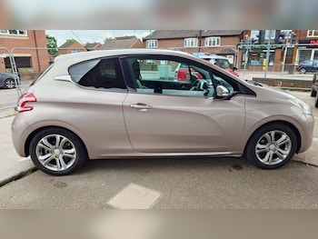 Used Peugeot 208 2012 for sale - 78422312: Photo