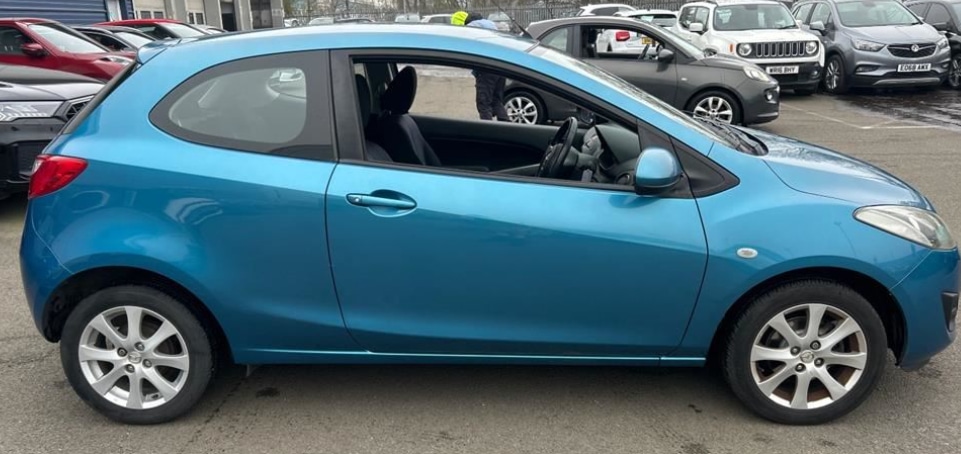 Used Mazda Mazda2 2011 for sale - 77760533: Photo 3