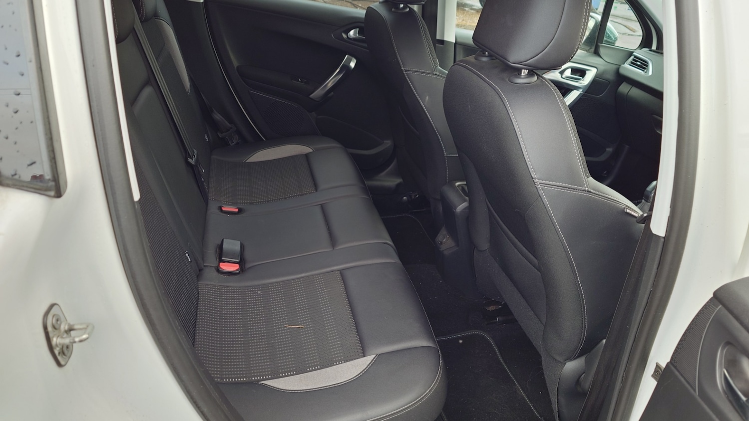 Used Peugeot 2008 2015 for sale - 76211077: Photo 10