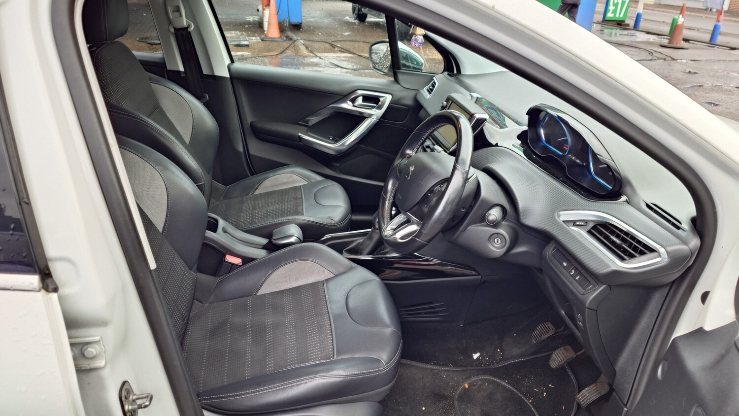 Used Peugeot 2008 2015 for sale - 76211077: Photo 9