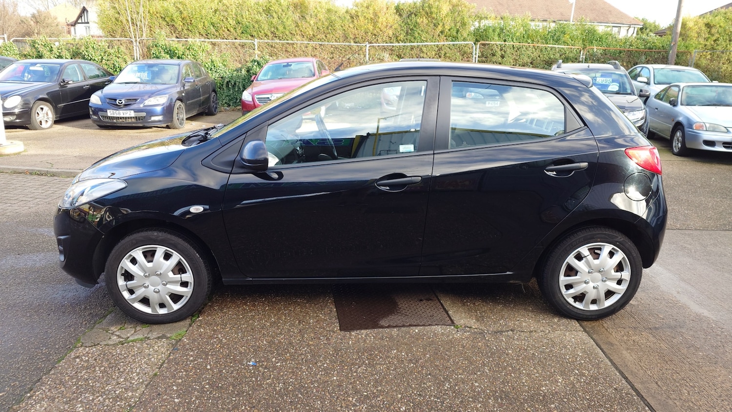 Used Mazda Mazda2 2012 for sale - 76975397: Photo 4