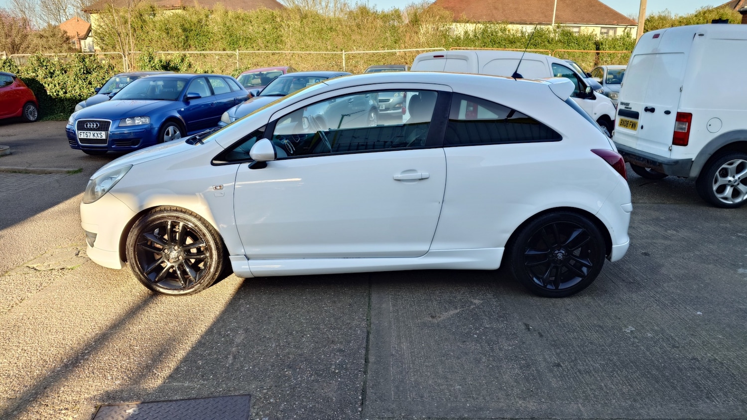 Used Vauxhall Corsa 2010 for sale - 77872034: Photo 3