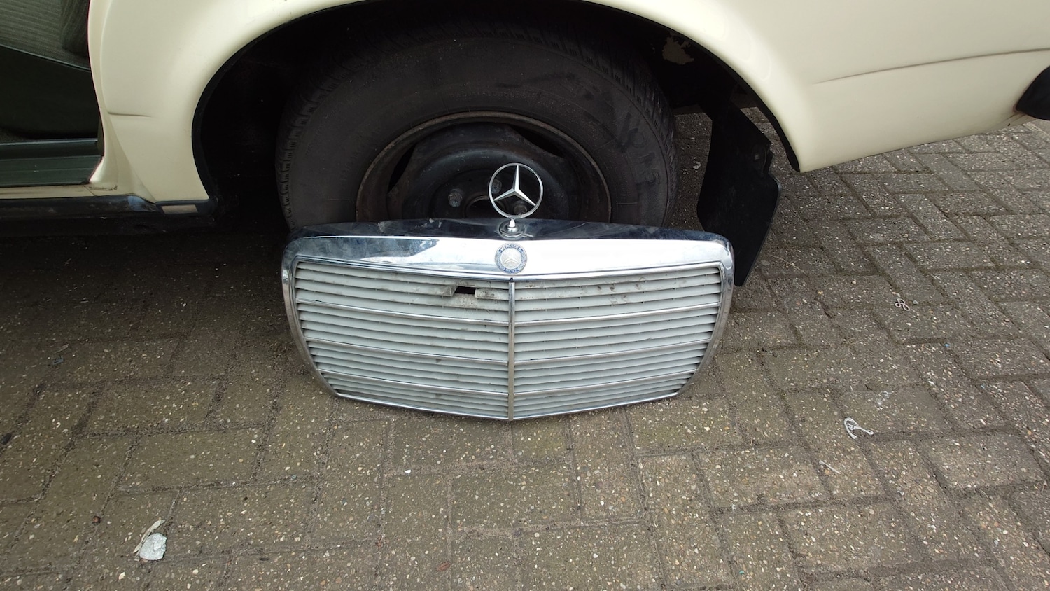 Used Mercedes-Benz 200 1983 for sale - 76063859: Photo 14