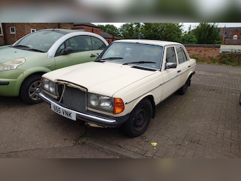 Used Mercedes-Benz 200 1983 for sale - 76063859: Photo