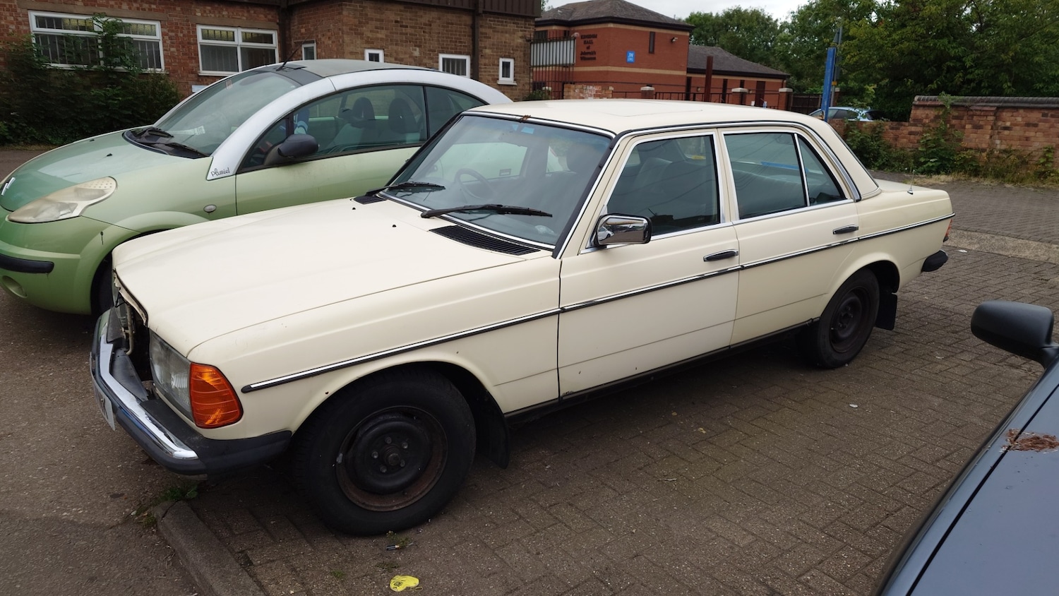 Used Mercedes-Benz 200 1983 for sale - 76063859: Photo 3