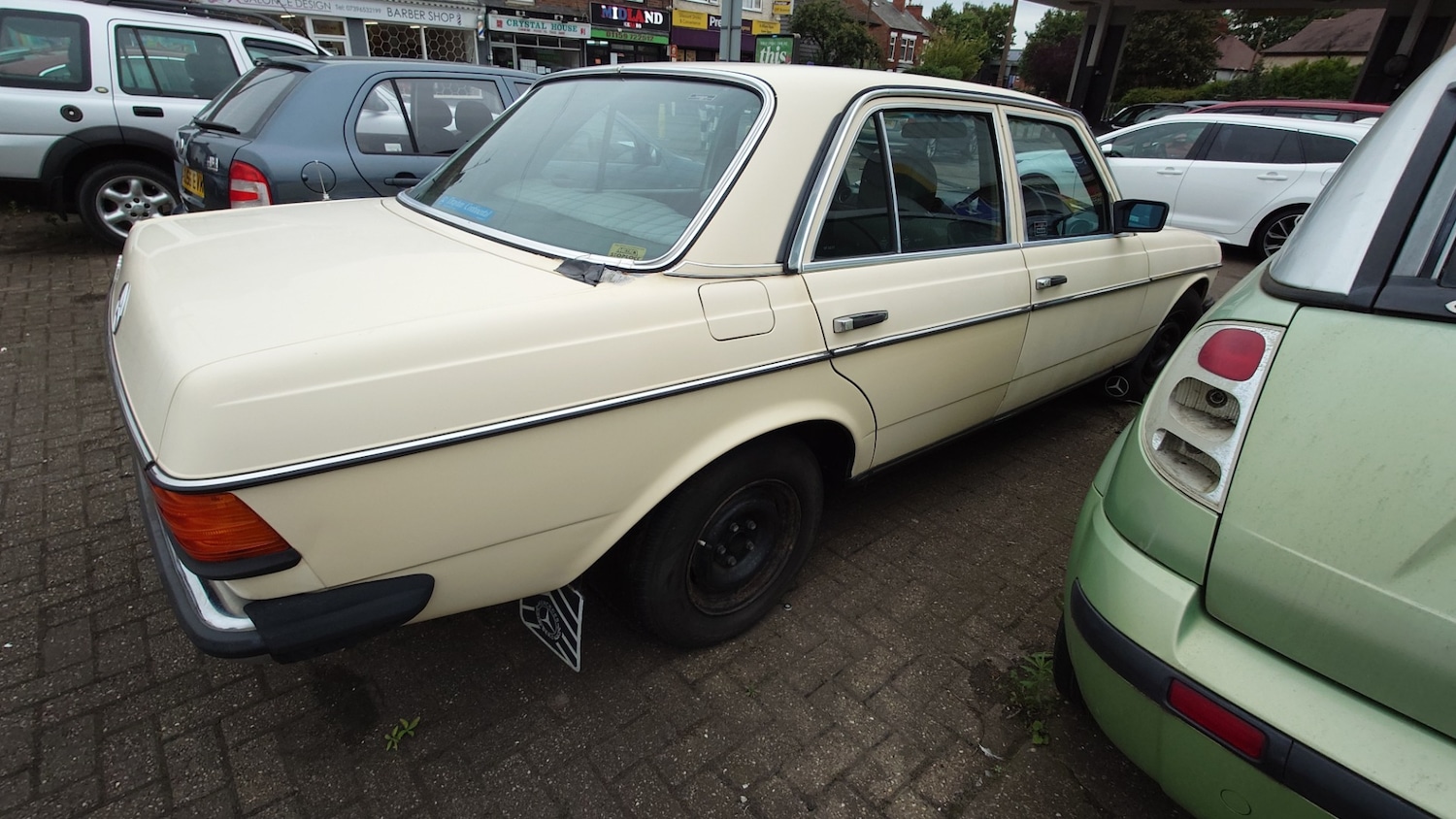 Used Mercedes-Benz 200 1983 for sale - 76063859: Photo 8