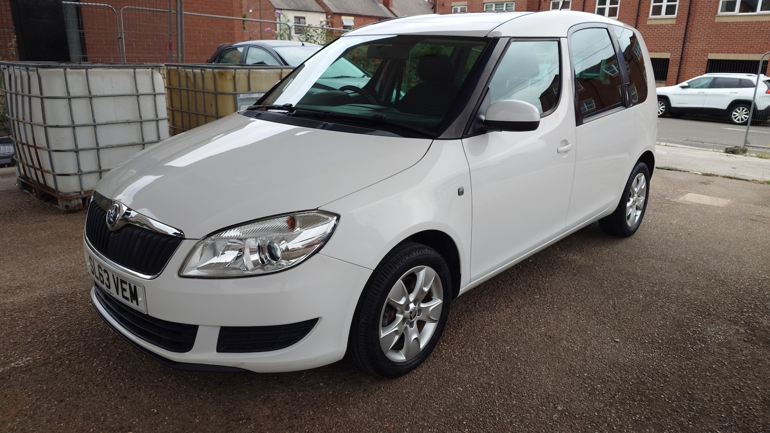 Used Skoda Roomster 2013 for sale - 76968542: Photo 2