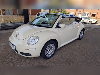 Used Volkswagen Beetle 2010 for sale - 79208829: Photo