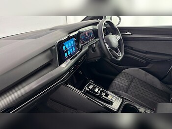 Used Volkswagen Golf 2024 for sale - 77602930: Photo