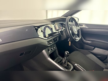 Used Volkswagen Polo 2019 for sale - 79081873: Photo