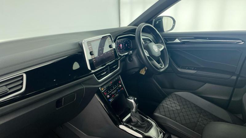 Used Volkswagen T-Roc 2024 for sale - 76244846: Photo 2
