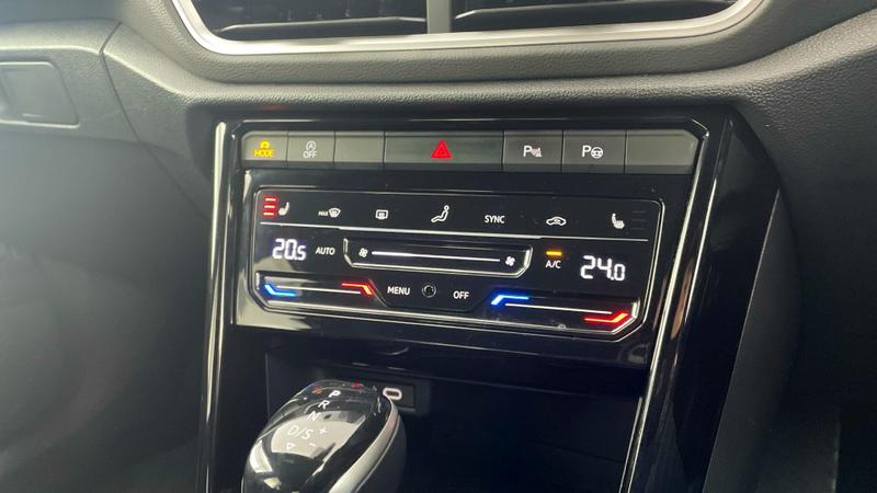 Used Volkswagen T-Roc 2024 for sale - 76244846: Photo 25