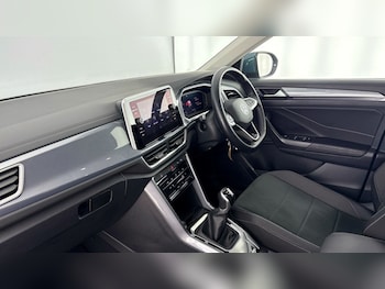 Used Volkswagen T-Roc 2024 for sale - 78791745: Photo