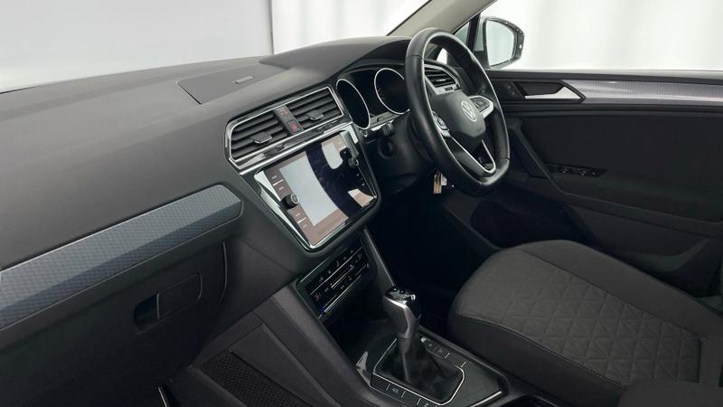 Used Volkswagen Tiguan 2021 for sale - 76244849: Photo 2