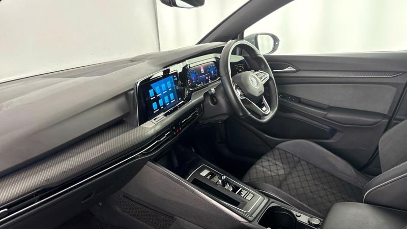 Used Volkswagen Golf 2022 for sale - 77335974: Photo 2