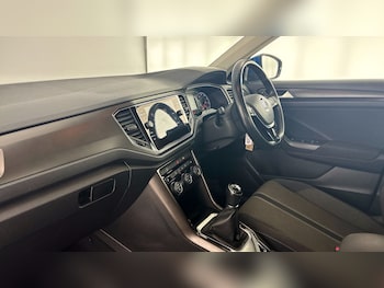 Used Volkswagen T-Roc 2019 for sale - 79404798: Photo