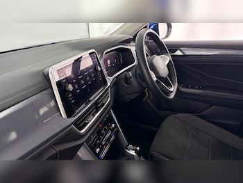 Used Volkswagen T-Roc 2023 for sale - 77515502: Photo