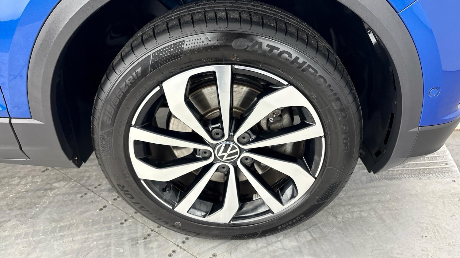 Used Volkswagen T-Roc 2023 for sale - 77515502: Photo 5