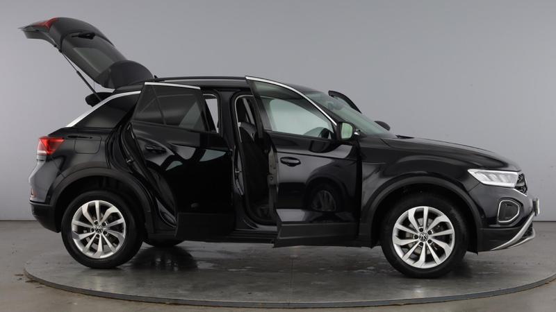 Used Volkswagen T-Roc 2023 for sale - 76908637: Photo 10