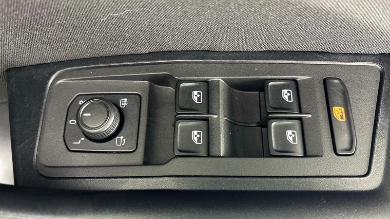 Used Volkswagen T-Roc 2023 for sale - 76908637: Photo 19