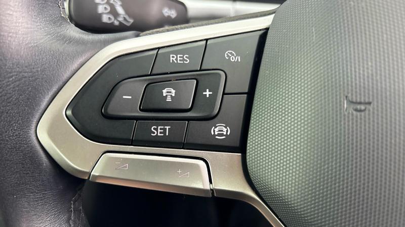 Used Volkswagen T-Roc 2023 for sale - 76908637: Photo 23