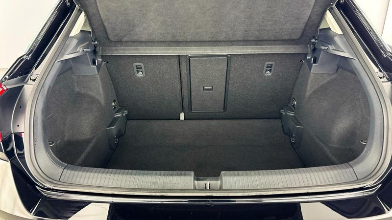 Used Volkswagen T-Roc 2023 for sale - 76908637: Photo 28