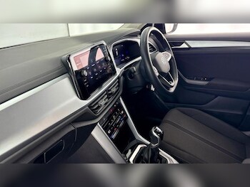 Used Volkswagen T-Roc 2023 for sale - 76908637: Photo