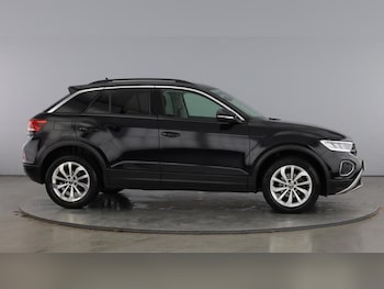 Used Volkswagen T-Roc 2023 for sale - 76908637: Photo