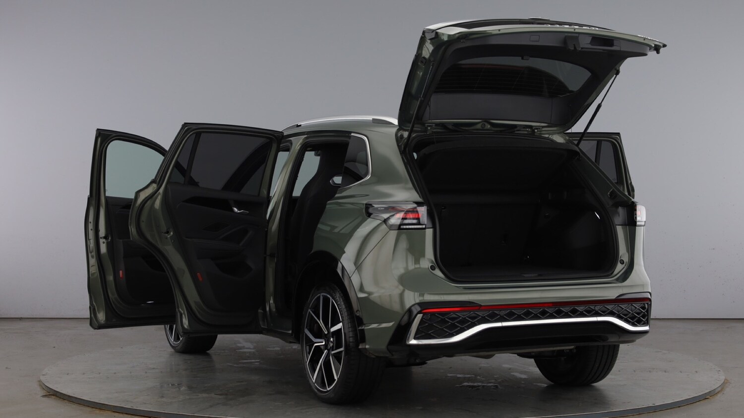 Used Volkswagen Tiguan 2025 for sale - 77636280: Photo 12