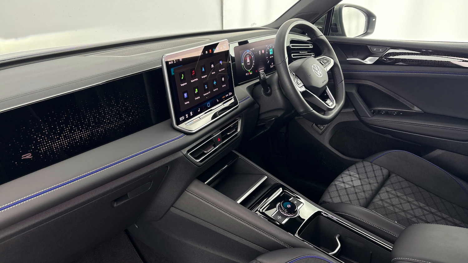 Used Volkswagen Tiguan 2025 for sale - 77636280: Photo 2